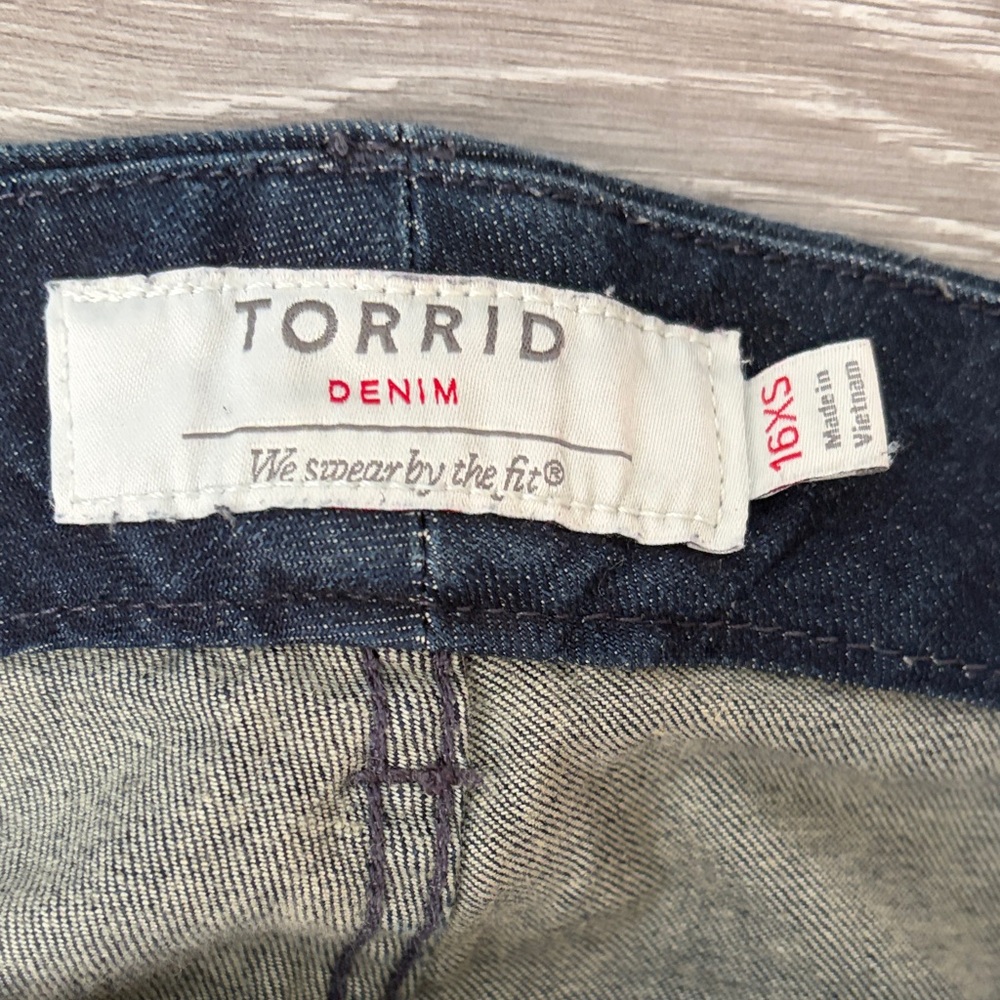 torrid Dark Indigo Extra Short Jeans, 16XS - Picture 2 of 6